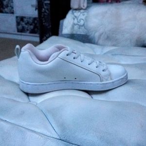 White DC shoes size USA 6.5